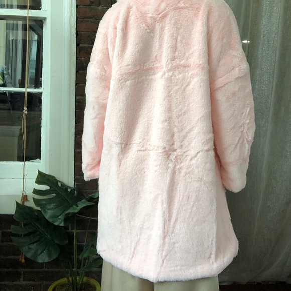 🆕Aria Pink Oversized Faux Fur Vegan Jacket Coat - Picture 6 of 8